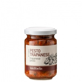 Pesto Trapanese Bio, 130 g im Glas. Spaghetti alla trapanese, benannt nach der sizilianischen Stadt Trapani. Die Stadt hat ca. 70000 Einwohner und liegt im Nordwesten der Insel, rund 100 km westlich von Palermo.  Trapani ist bekannt für sein berühmtes Pesto alla Trapanese ("Pesto nach Trapaneser Art").